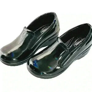 Easy Works By Easy Street Womens Slip On Slip Resistant Clogs Size 9.5 M